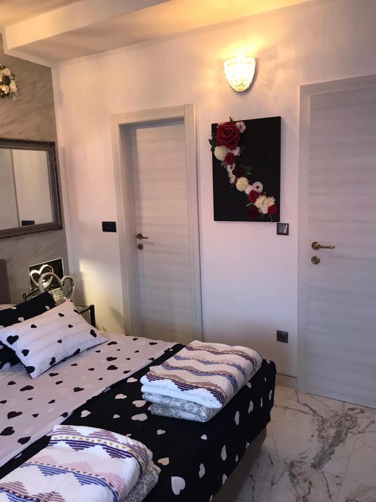 Apartments Villa Marica Traù Esterno foto